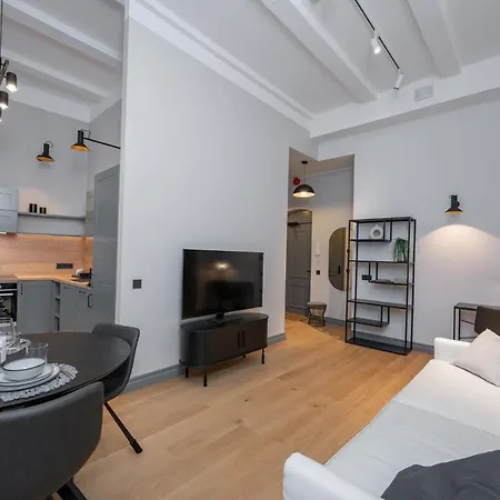 Lutsu Residents - Unique In Old Town, Keyless Apartment *