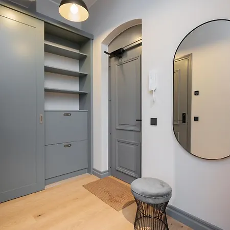 Lutsu Residents - Unique In Old Town, Keyless *