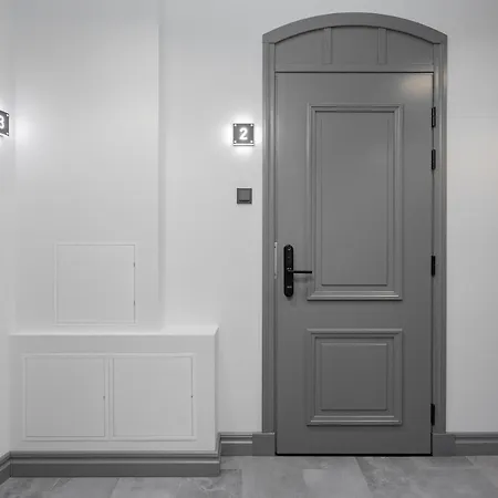 Lutsu Residents - Unique In Old Town, Keyless *