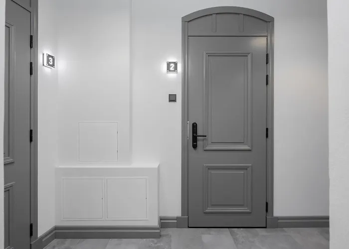 Lutsu Residents - Unique In Old Town, Keyless *